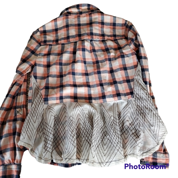 HOLDING HORSES Tops - Holding horses plaid shirt size 6 pre owned